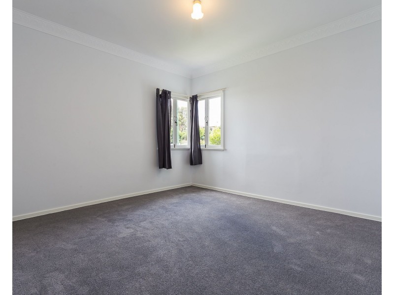 66 Greenmount Avenue, Holland Park QLD 4121