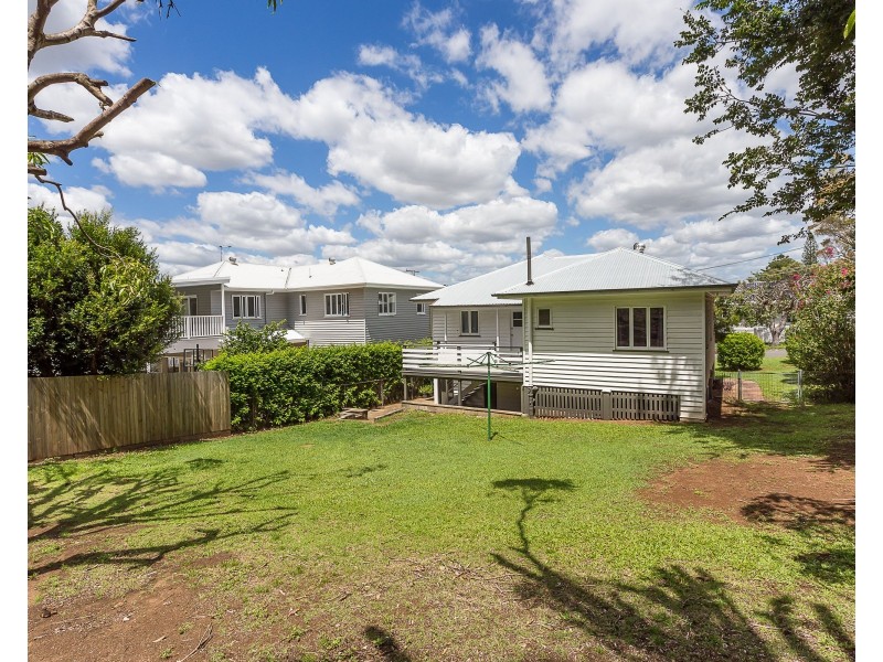 66 Greenmount Avenue, Holland Park QLD 4121