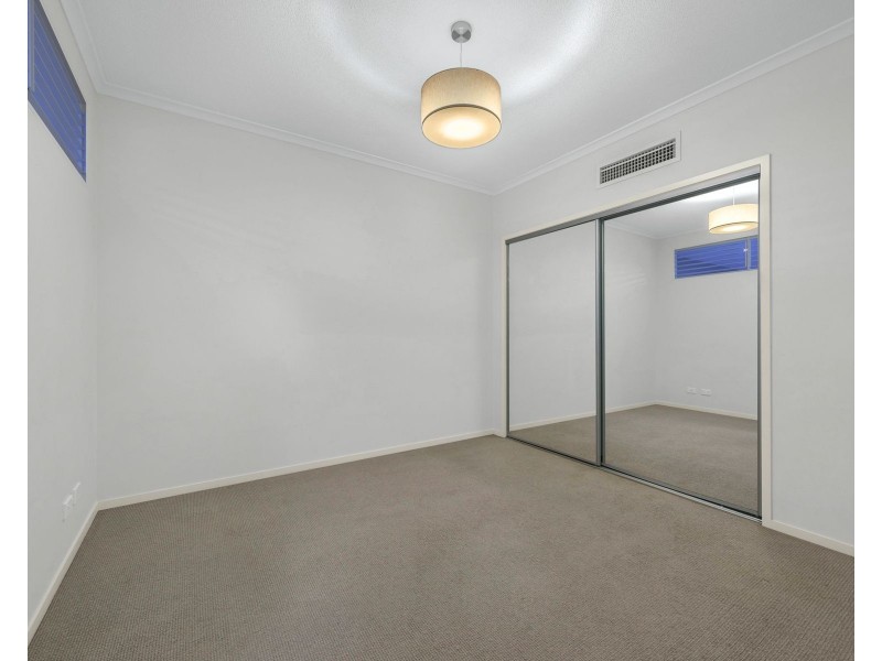 8/86 Pembroke Road, Coorparoo QLD 4151