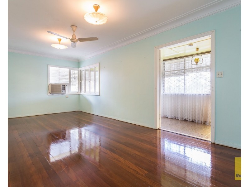 74 Imperial Avenue, Cannon Hill QLD 4170