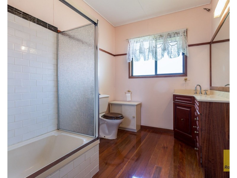 74 Imperial Avenue, Cannon Hill QLD 4170