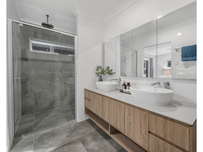 44 Pampling Street, Camp Hill QLD 4152