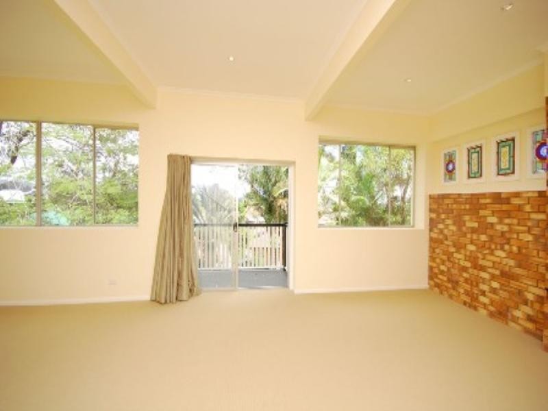 559 Cavendish Road, Coorparoo QLD 4151