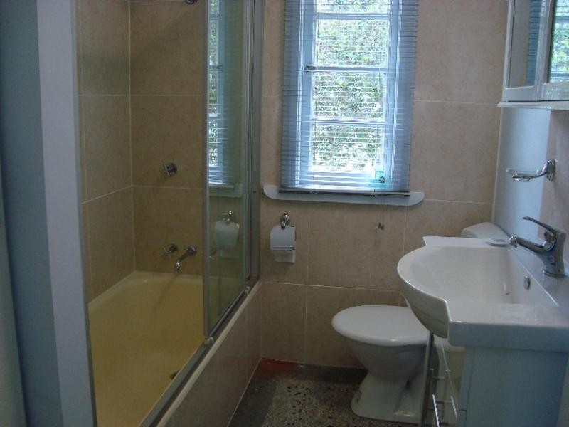 17 Captain Street, Holland Park West QLD 4121