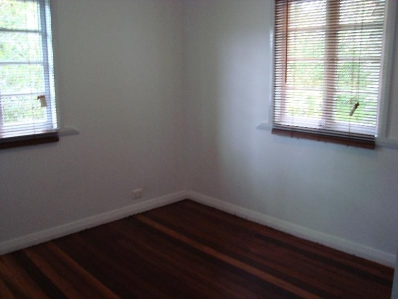 17 Captain Street, Holland Park West QLD 4121