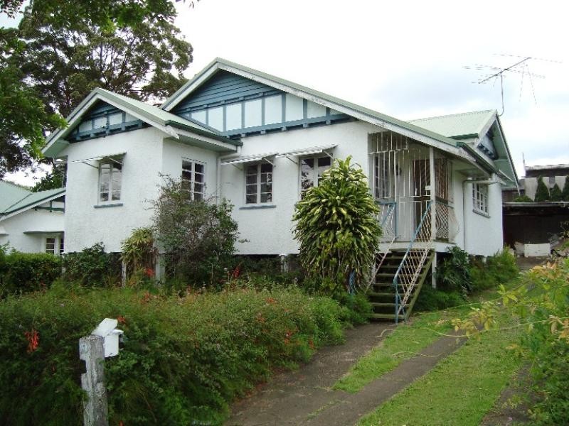 17 Captain Street, Holland Park West QLD 4121