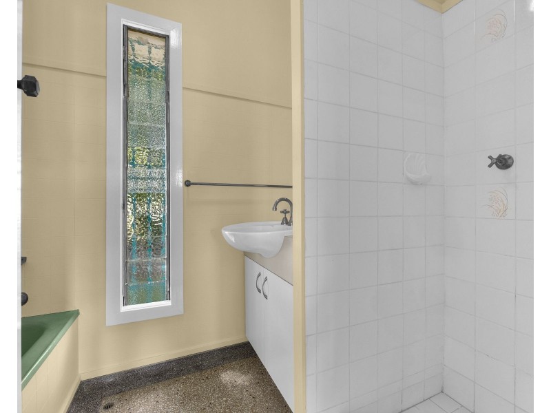 539 Cavendish Road, Coorparoo QLD 4151