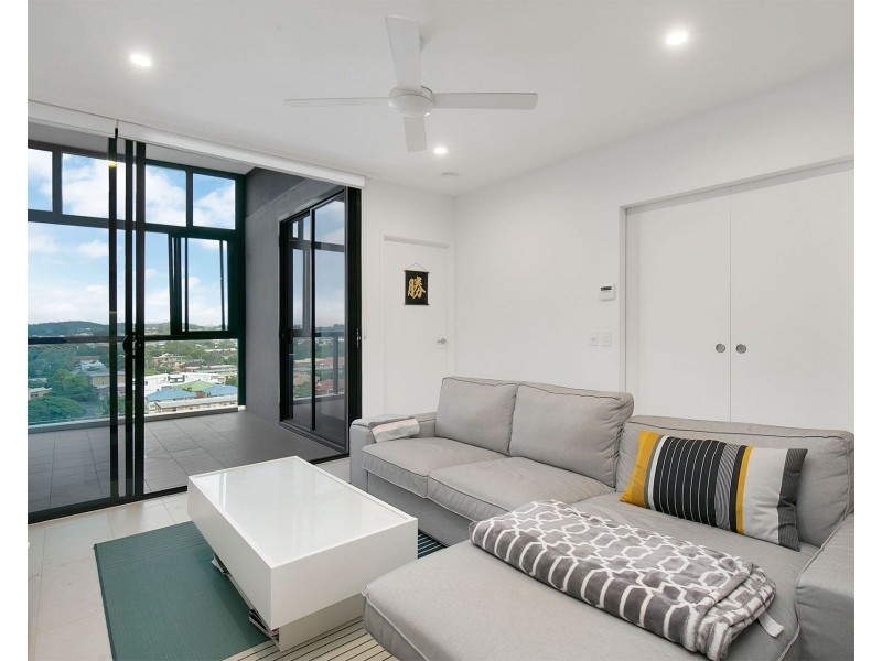 2102/123 Cavendish Road, Coorparoo QLD 4151