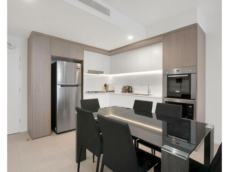 2102/123 Cavendish Road, Coorparoo QLD 4151