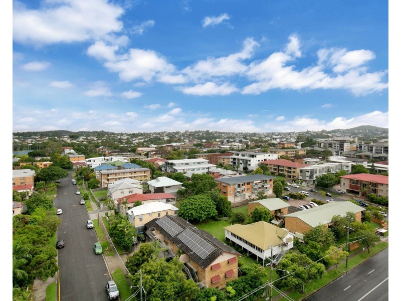 2102/123 Cavendish Road, Coorparoo QLD 4151