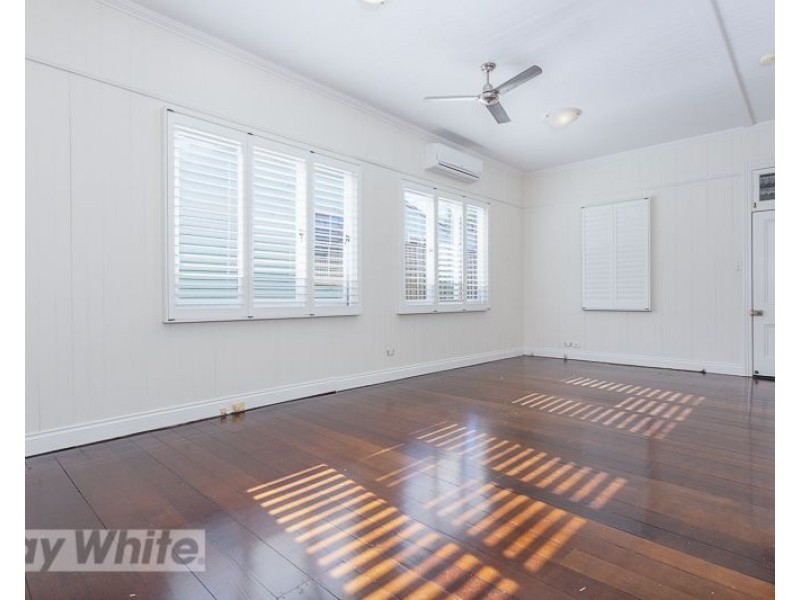 8 Elfin Street, East Brisbane QLD 4169