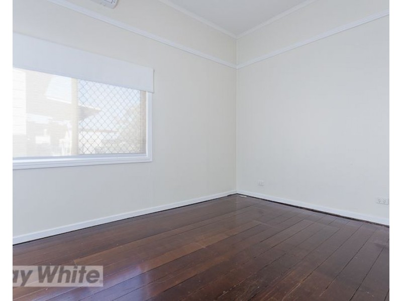 8 Elfin Street, East Brisbane QLD 4169