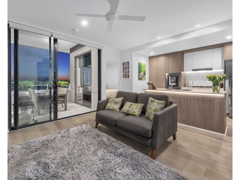 1103/123 Cavendish Road, Coorparoo QLD 4151