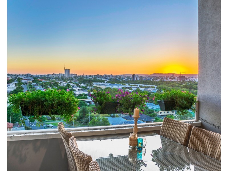 1103/123 Cavendish Road, Coorparoo QLD 4151