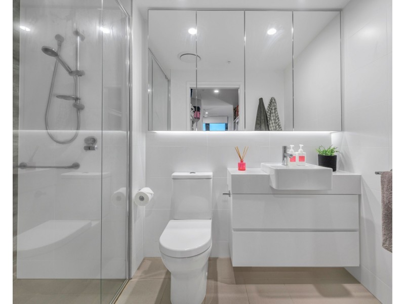 1103/123 Cavendish Road, Coorparoo QLD 4151