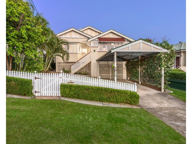 10 Stodart Street, Coorparoo QLD 4151