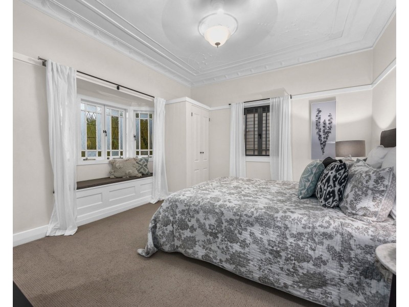 10 Stodart Street, Coorparoo QLD 4151