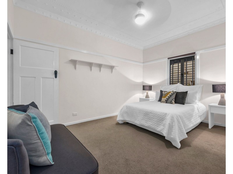 10 Stodart Street, Coorparoo QLD 4151