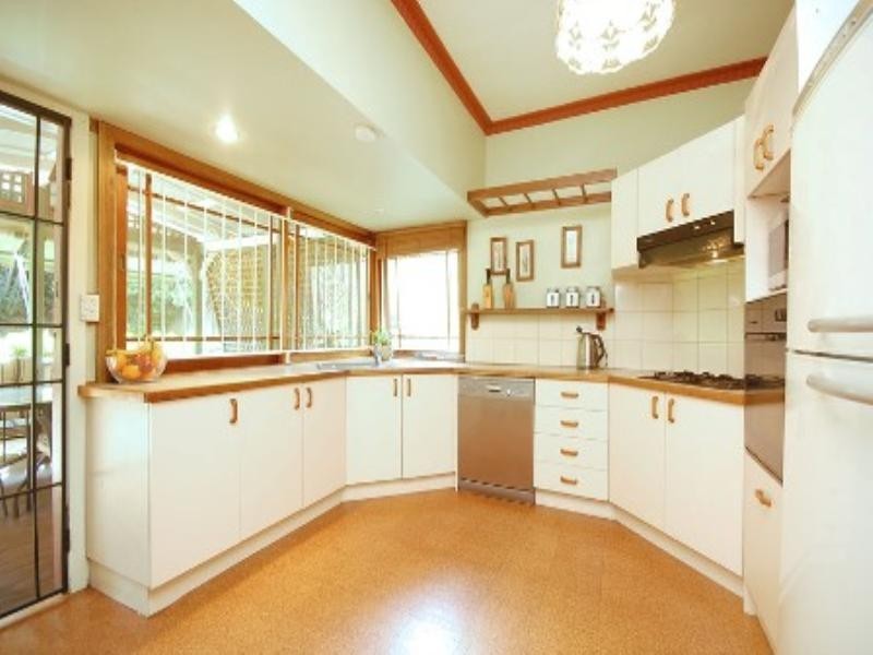 12 Cyril Street, Camp Hill QLD 4152