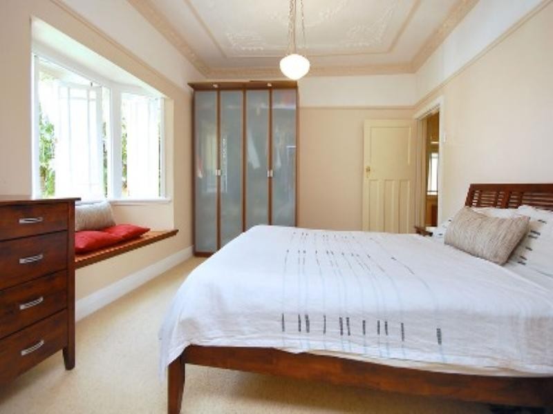 12 Cyril Street, Camp Hill QLD 4152