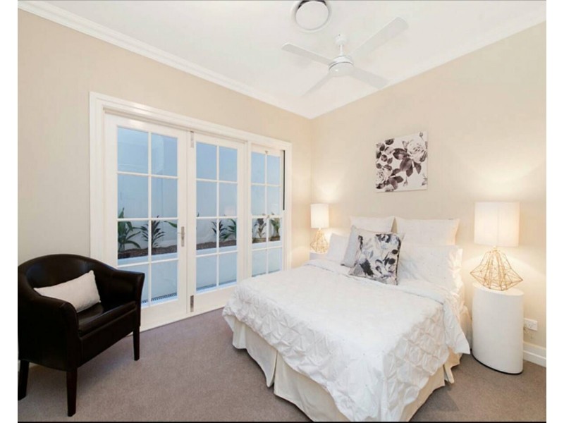 33 Halland Terrace, Camp Hill QLD 4152