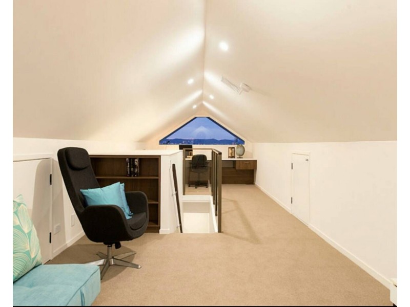 33 Halland Terrace, Camp Hill QLD 4152