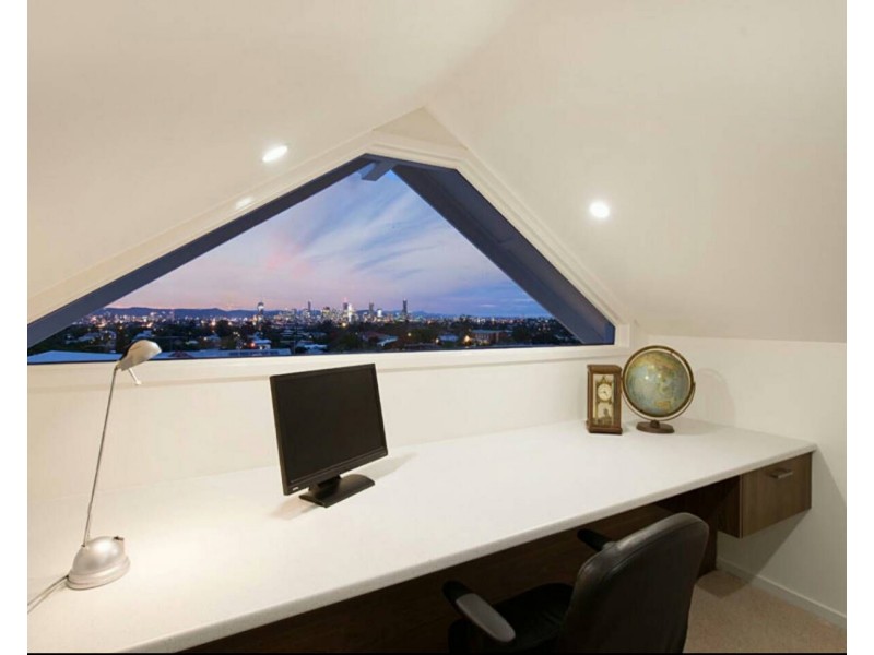 33 Halland Terrace, Camp Hill QLD 4152