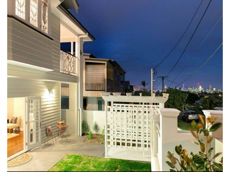 33 Halland Terrace, Camp Hill QLD 4152