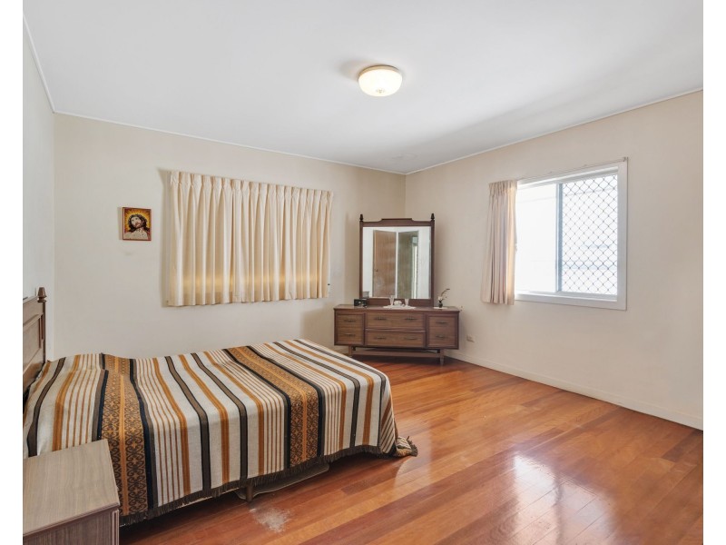 63 Adelaide Street, Carina QLD 4152