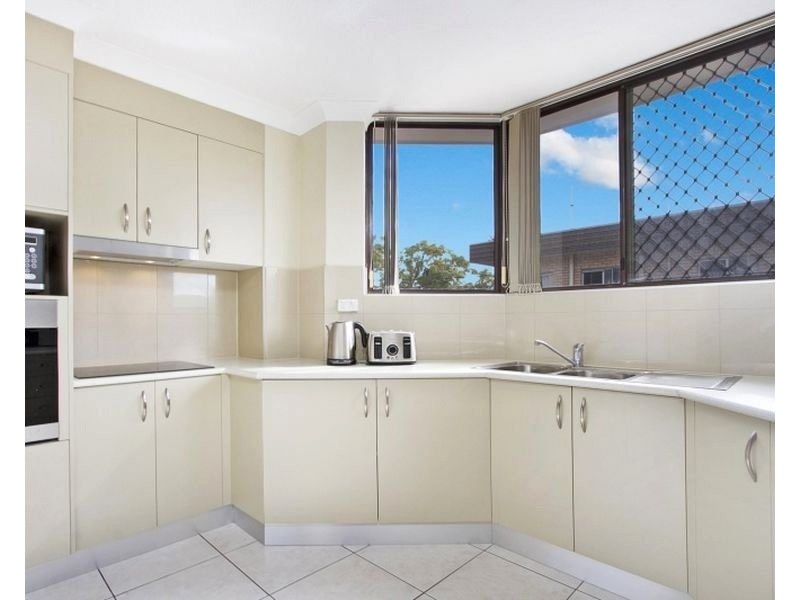3/304 Cavendish Road, Coorparoo QLD 4151
