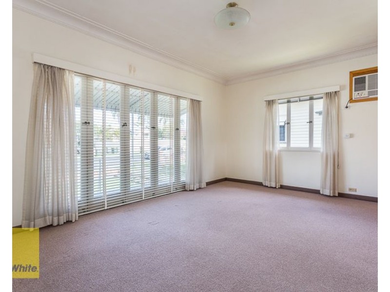 64 Henderson Street, Camp Hill QLD 4152