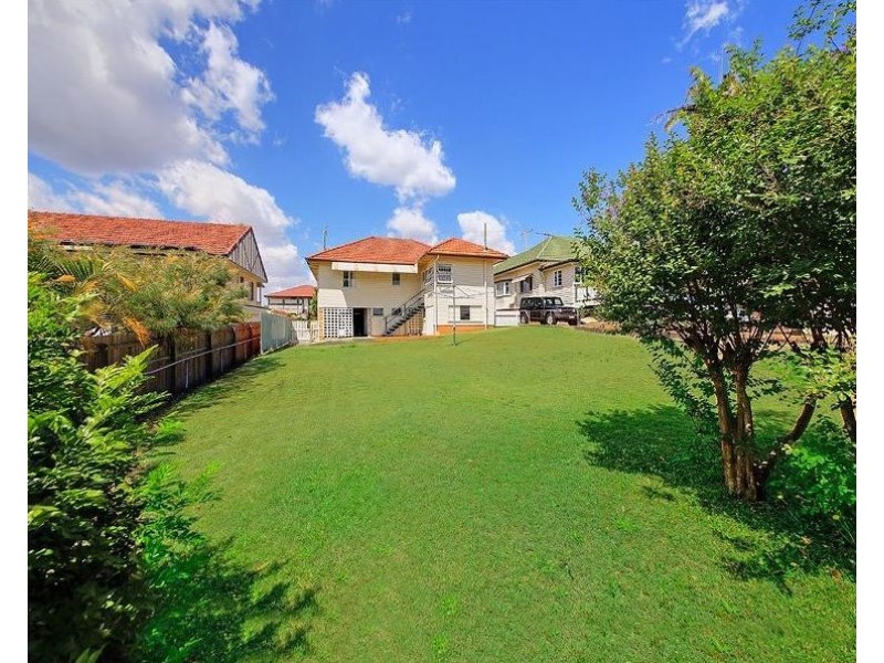 64 Henderson Street, Camp Hill QLD 4152