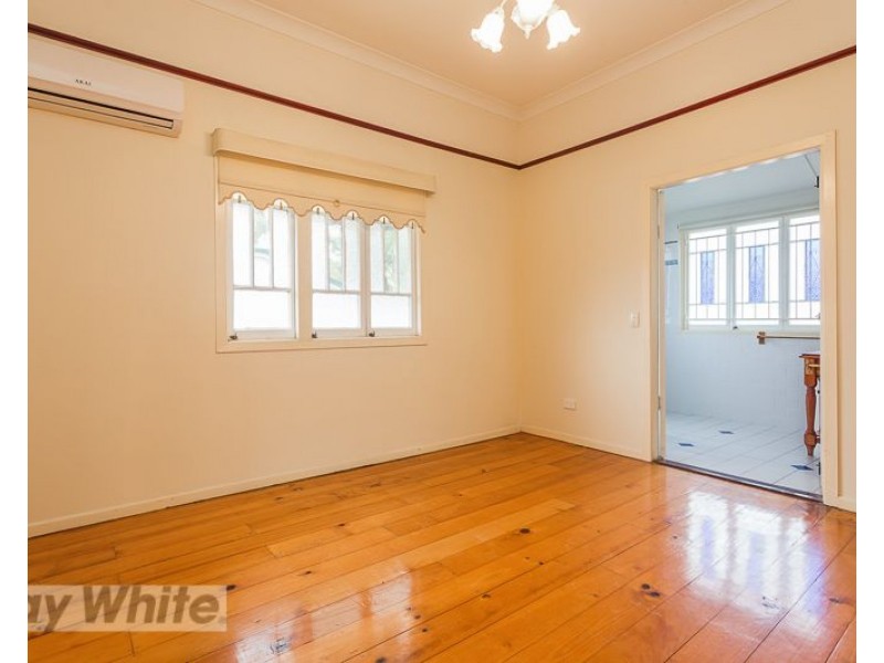 14 St Leonards Street, Coorparoo QLD 4151