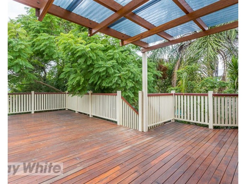 14 St Leonards Street, Coorparoo QLD 4151