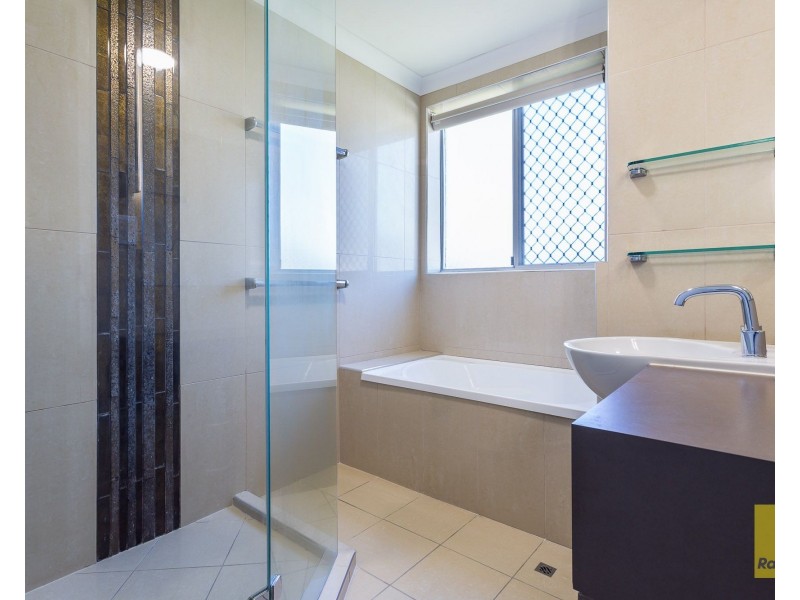 3/34 Wellington Street, Coorparoo QLD 4151