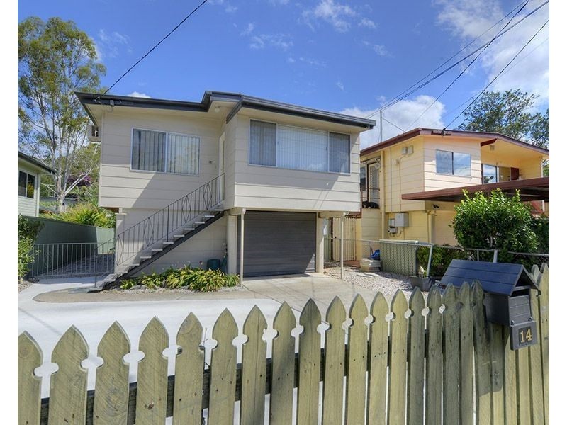 14 Nursery Road, Holland Park West QLD 4121