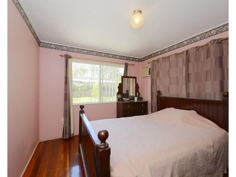 14 Nursery Road, Holland Park West QLD 4121