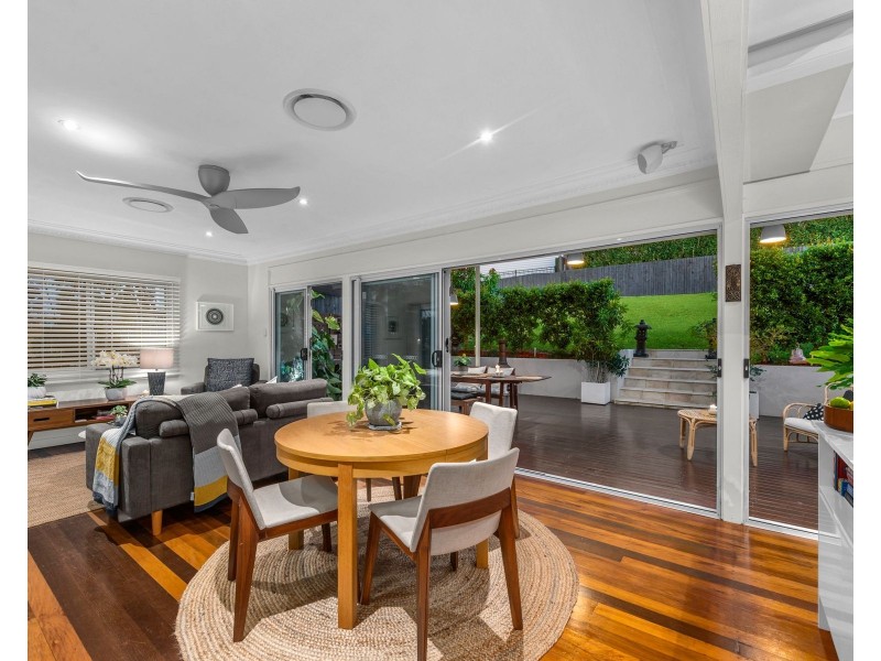 55 Oxley Drive, Holland Park QLD 4121