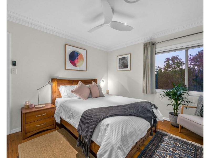 55 Oxley Drive, Holland Park QLD 4121