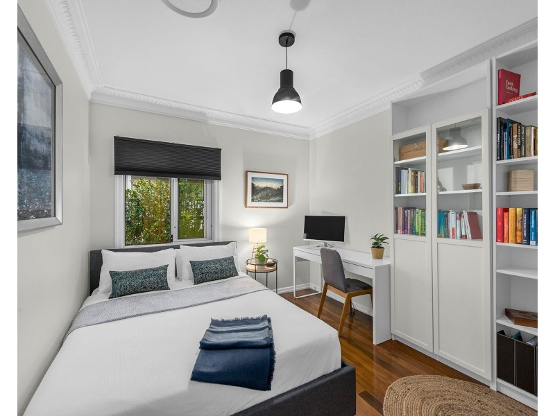 55 Oxley Drive, Holland Park QLD 4121