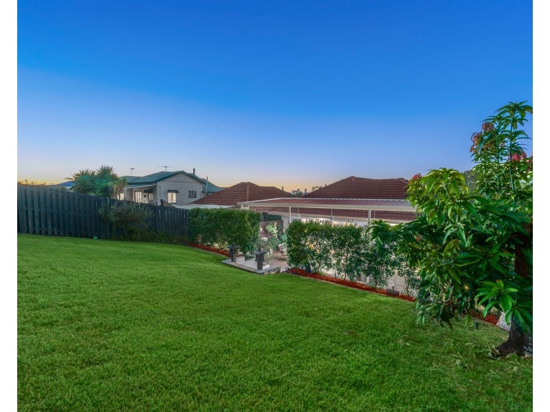 55 Oxley Drive, Holland Park QLD 4121