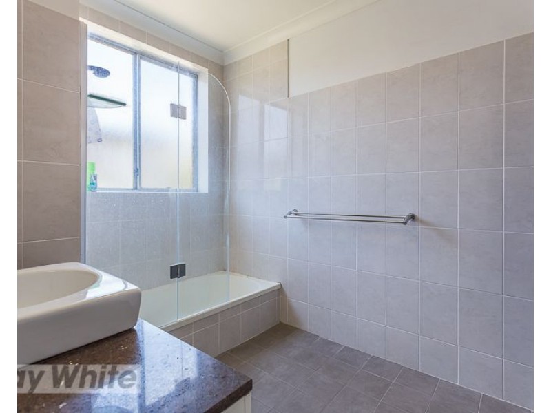 1/34 Wellington Street, Coorparoo QLD 4151