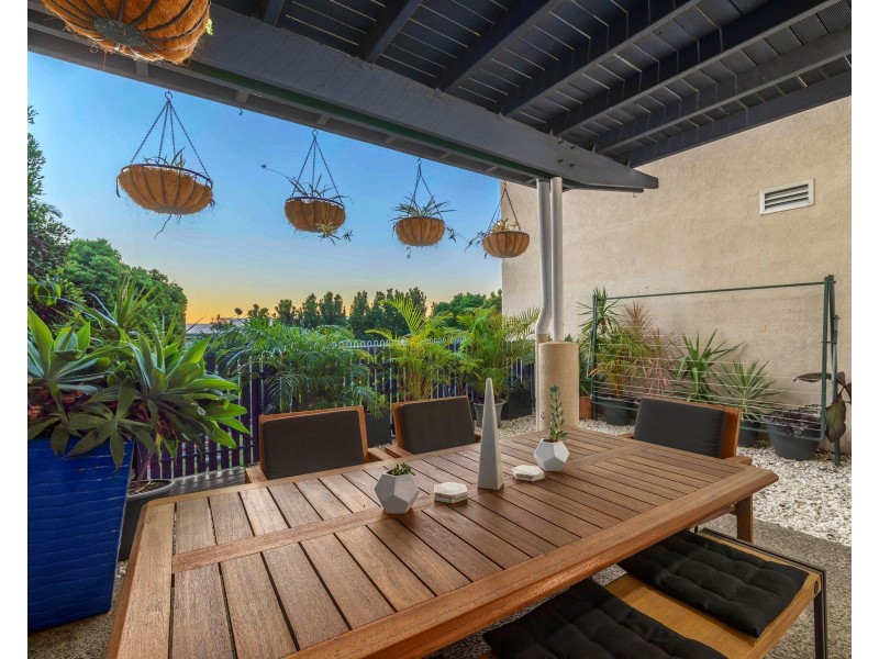 1/52 Chatsworth Road, Greenslopes QLD 4120