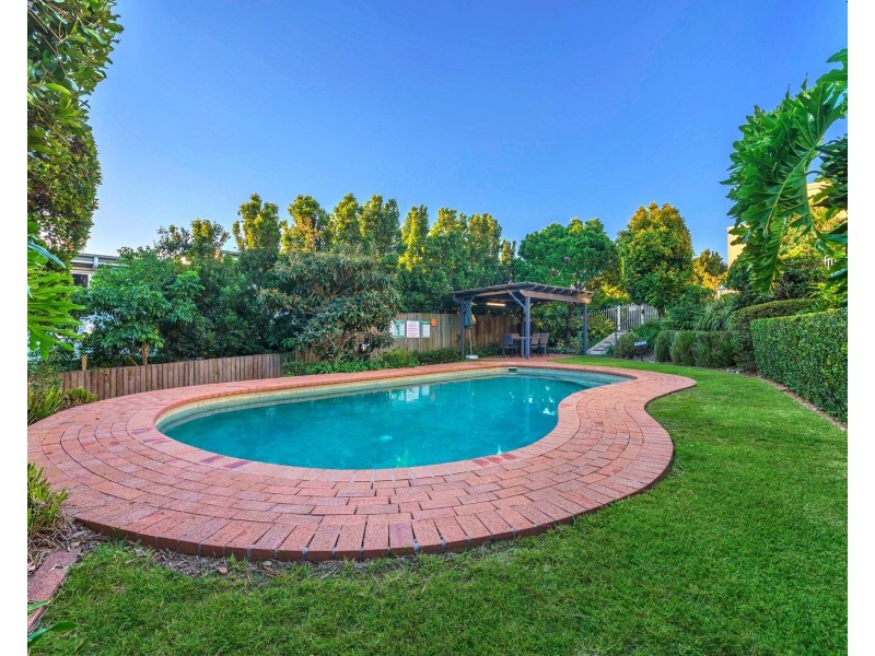 1/52 Chatsworth Road, Greenslopes QLD 4120