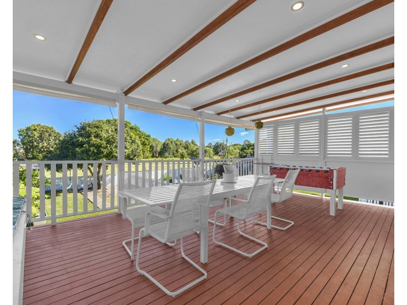 30 Bennetts Road, Camp Hill QLD 4152