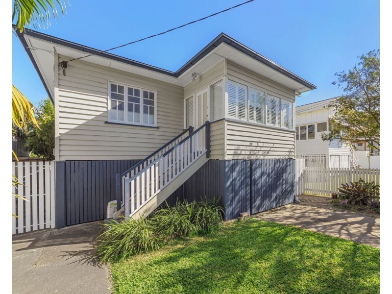 30 Bennetts Road, Camp Hill QLD 4152