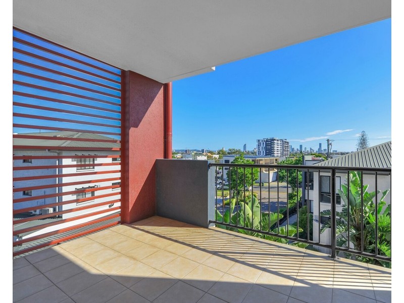 22/15 Kitchener Street, Coorparoo QLD 4151