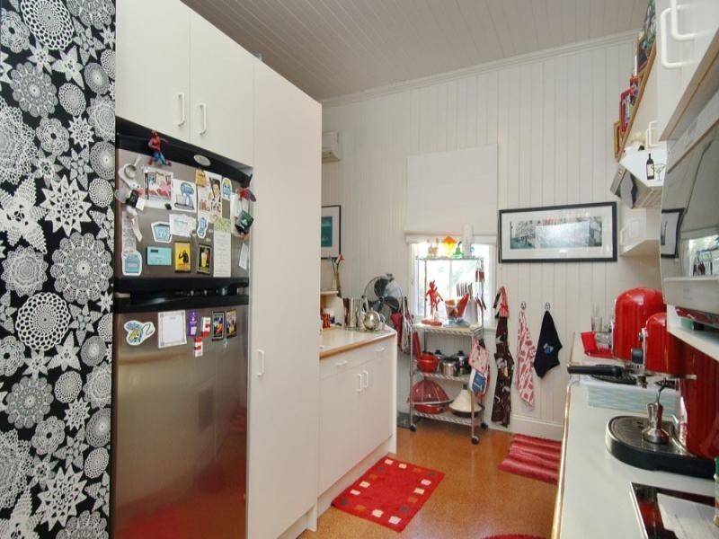 30 Sydney Avenue, Camp Hill QLD 4152