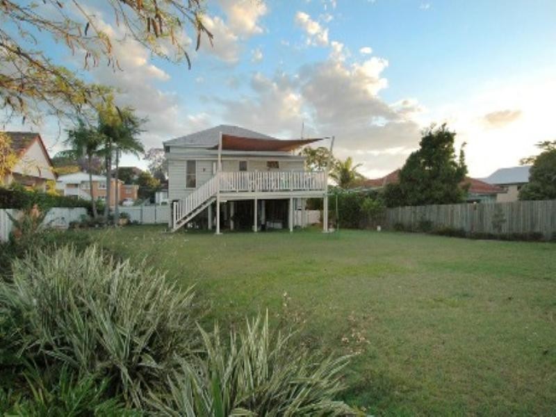 30 Sydney Avenue, Camp Hill QLD 4152