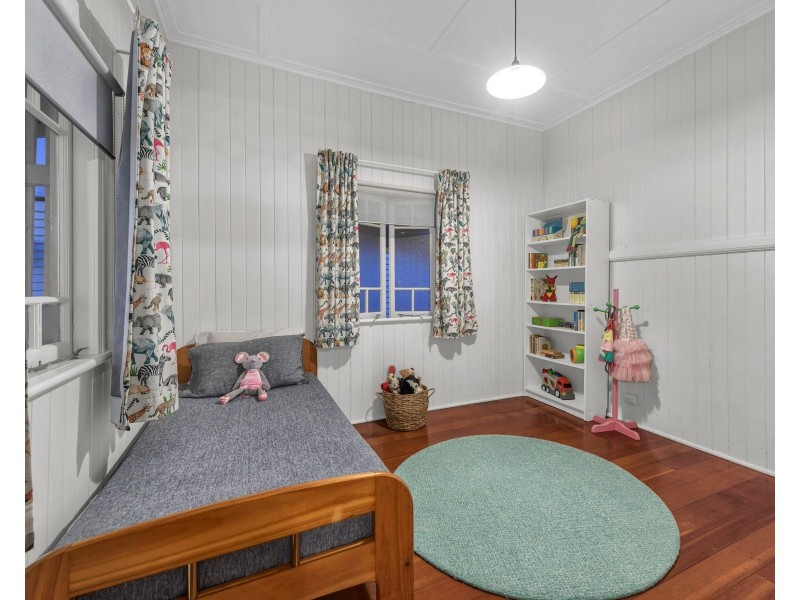 48 Raff Avenue, Holland Park QLD 4121